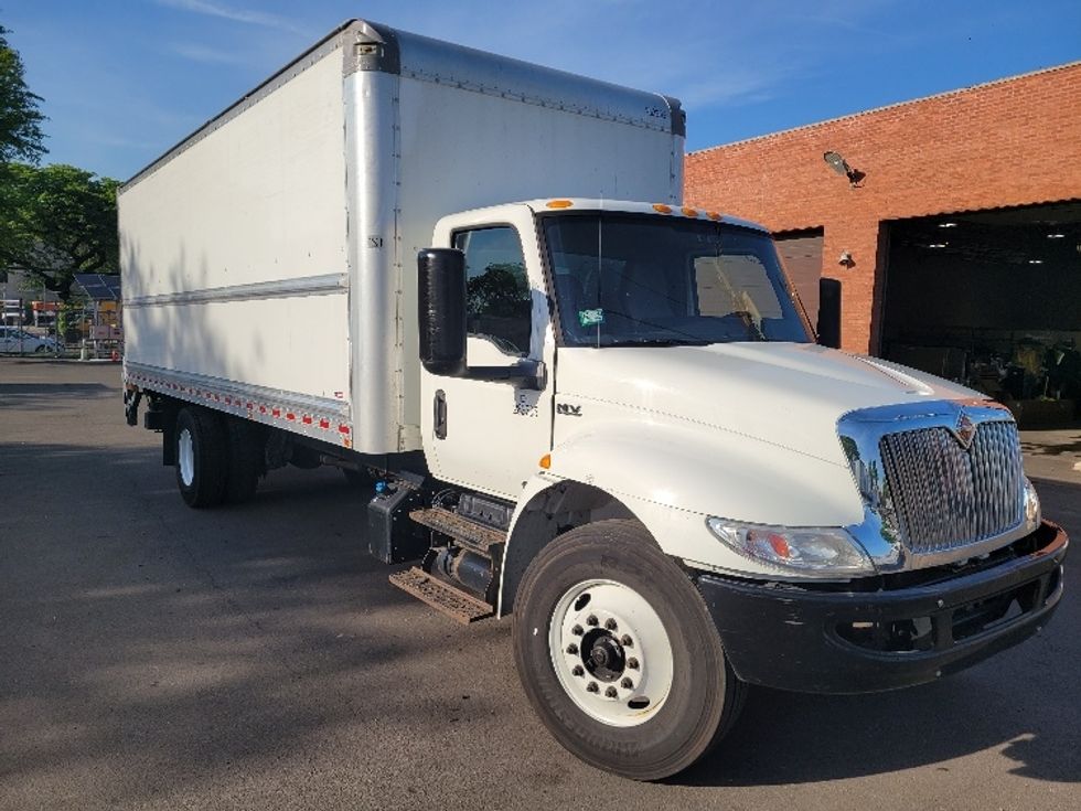 Medium Duty Box Truck-Light and Medium Duty Trucks-International-2019-MV607-La Porte-IN-104,024\n\t\tmiles-$ 52,000 - Image 1