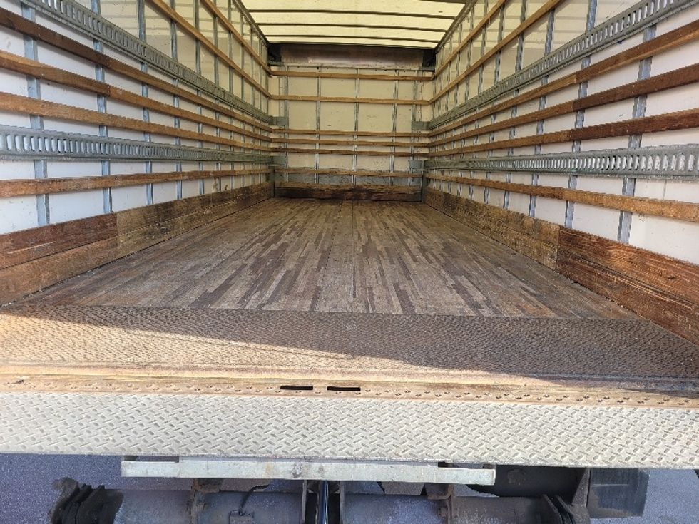 Medium Duty Box Truck-Light and Medium Duty Trucks-International-2019-MV607-La Porte-IN-104,024\n\t\tmiles-$ 52,000 - Image 10