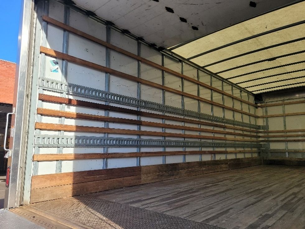 Medium Duty Box Truck-Light and Medium Duty Trucks-International-2019-MV607-La Porte-IN-104,024\n\t\tmiles-$ 52,000 - Image 11