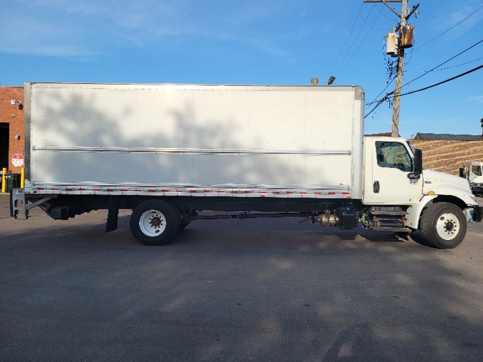 Medium Duty Box Truck-Light and Medium Duty Trucks-International-2019-MV607-La Porte-IN-104,024\n\t\tmiles-$ 52,000 - Image 15