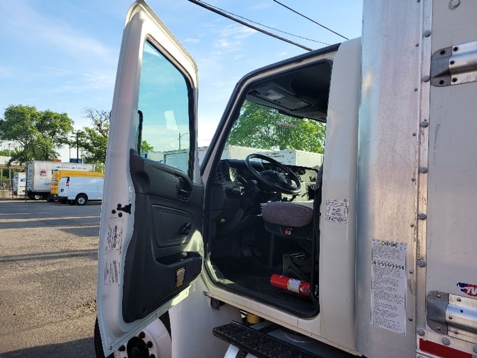 Medium Duty Box Truck-Light and Medium Duty Trucks-International-2019-MV607-La Porte-IN-104,024\n\t\tmiles-$ 52,000 - Image 16