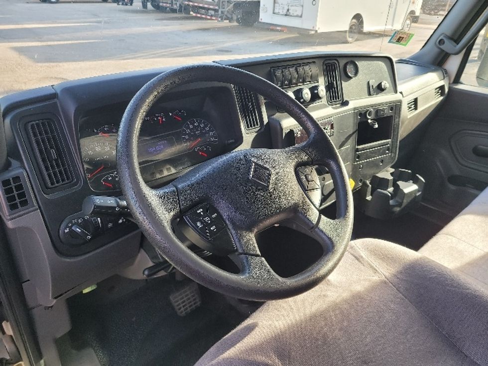 Medium Duty Box Truck-Light and Medium Duty Trucks-International-2019-MV607-La Porte-IN-104,024\n\t\tmiles-$ 52,000 - Image 17