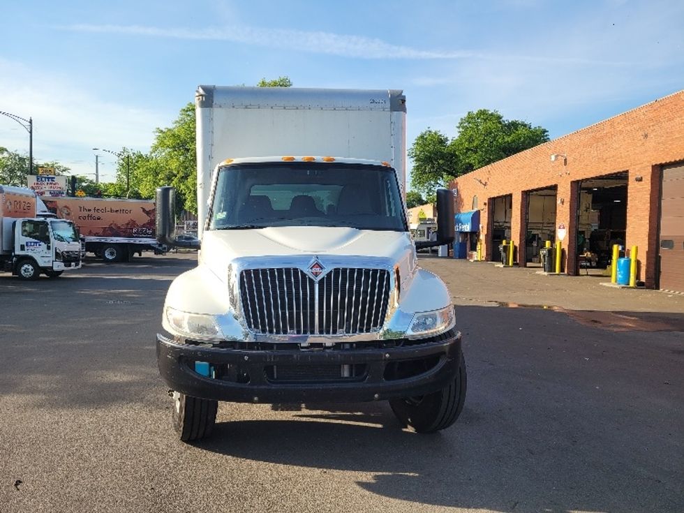 Medium Duty Box Truck-Light and Medium Duty Trucks-International-2019-MV607-La Porte-IN-104,024\n\t\tmiles-$ 52,000 - Image 2