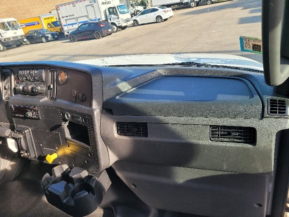 Medium Duty Box Truck-Light and Medium Duty Trucks-International-2019-MV607-La Porte-IN-104,024\n\t\tmiles-$ 52,000 - Image 21