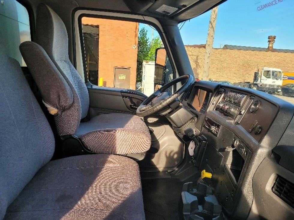 Medium Duty Box Truck-Light and Medium Duty Trucks-International-2019-MV607-La Porte-IN-104,024\n\t\tmiles-$ 52,000 - Image 22