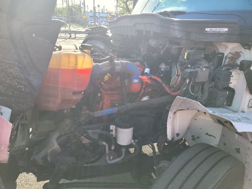 Medium Duty Box Truck-Light and Medium Duty Trucks-International-2019-MV607-La Porte-IN-104,024\n\t\tmiles-$ 52,000 - Image 24