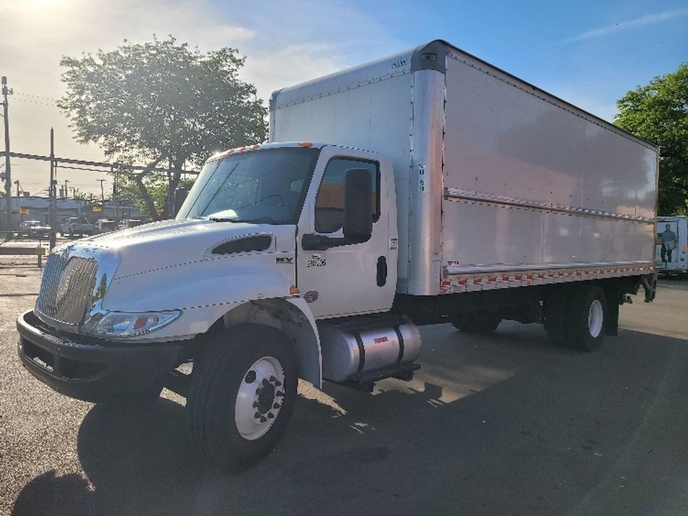Medium Duty Box Truck-Light and Medium Duty Trucks-International-2019-MV607-La Porte-IN-104,024\n\t\tmiles-$ 52,000 - Image 3