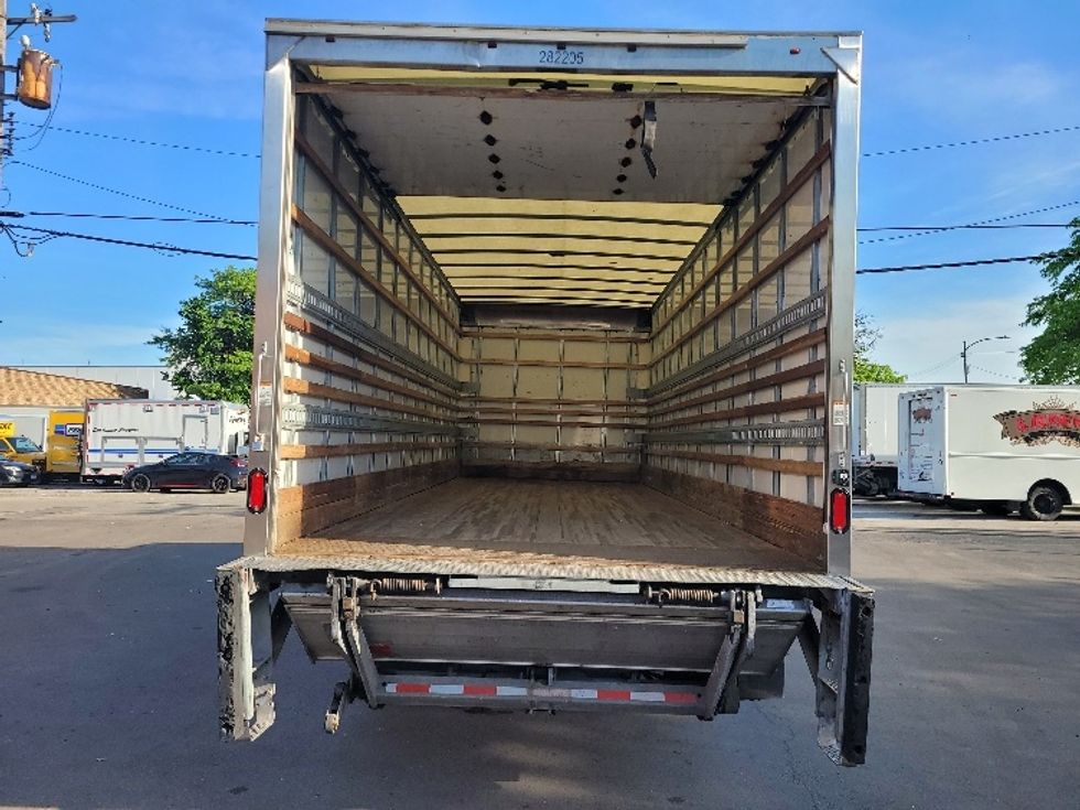 Medium Duty Box Truck-Light and Medium Duty Trucks-International-2019-MV607-La Porte-IN-104,024\n\t\tmiles-$ 52,000 - Image 8