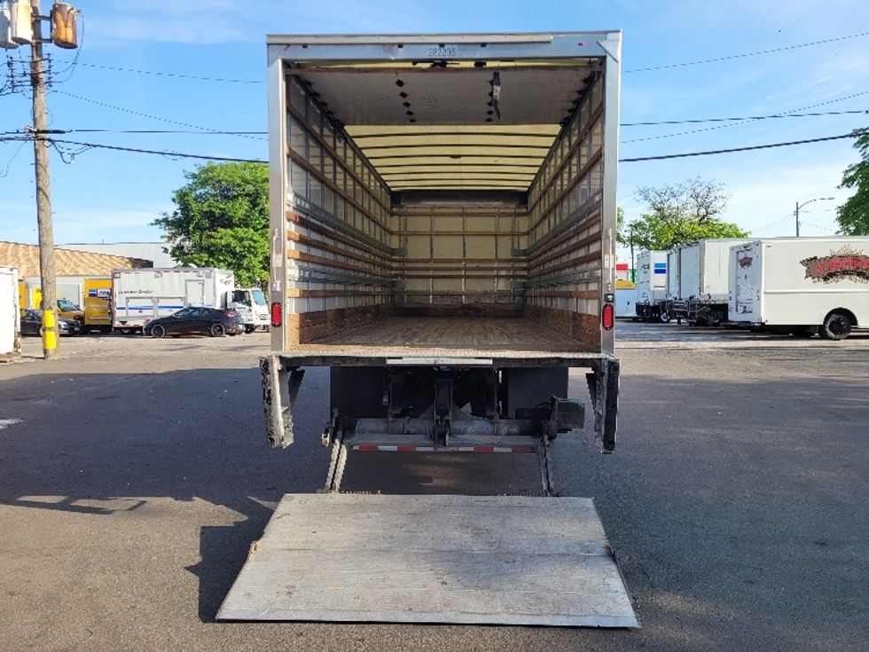Medium Duty Box Truck-Light and Medium Duty Trucks-International-2019-MV607-La Porte-IN-104,024\n\t\tmiles-$ 52,000 - Image 9