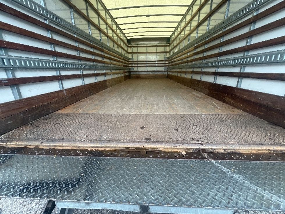 Medium Duty Box Truck-Light and Medium Duty Trucks-International-2019-MV607-La Porte-IN-110,576\n\t\tmiles-$ 57,000 - Image 10