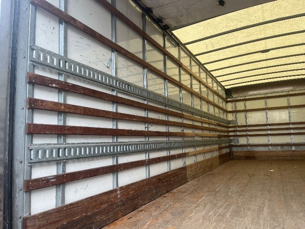 Medium Duty Box Truck-Light and Medium Duty Trucks-International-2019-MV607-La Porte-IN-110,576\n\t\tmiles-$ 57,000 - Image 11