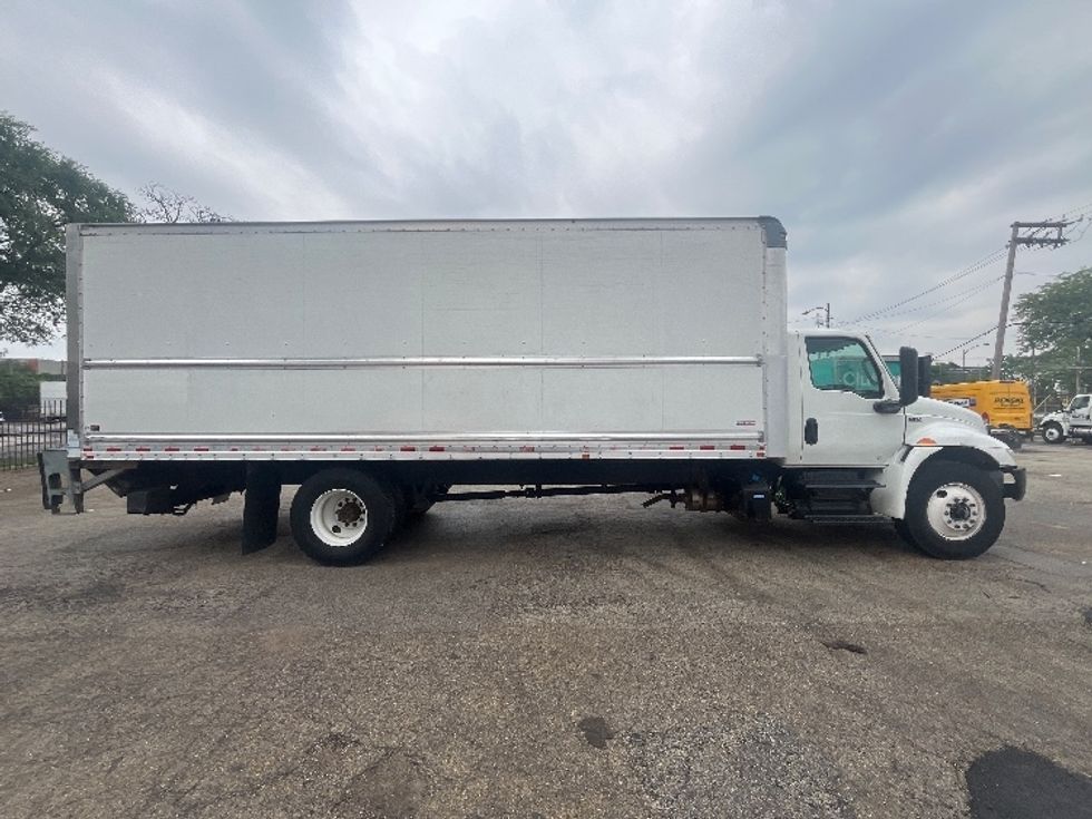 Medium Duty Box Truck-Light and Medium Duty Trucks-International-2019-MV607-La Porte-IN-110,576\n\t\tmiles-$ 57,000 - Image 15