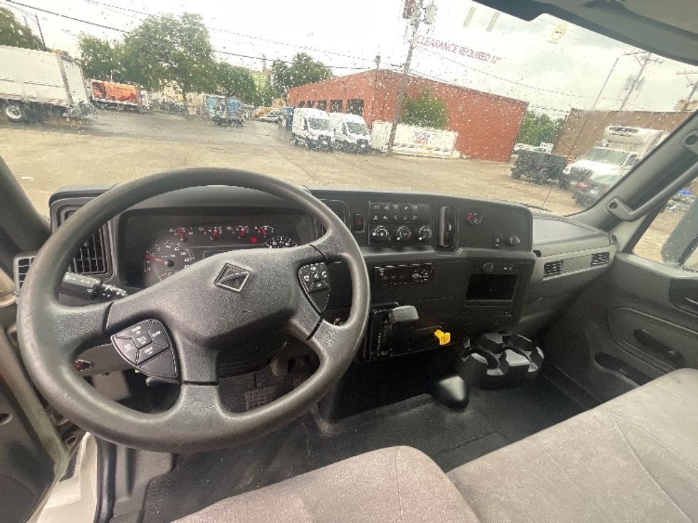 Medium Duty Box Truck-Light and Medium Duty Trucks-International-2019-MV607-La Porte-IN-110,576\n\t\tmiles-$ 57,000 - Image 18