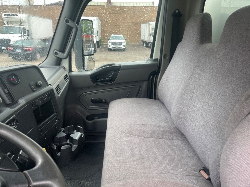 Medium Duty Box Truck-Light and Medium Duty Trucks-International-2019-MV607-La Porte-IN-110,576\n\t\tmiles-$ 57,000 - Image 19