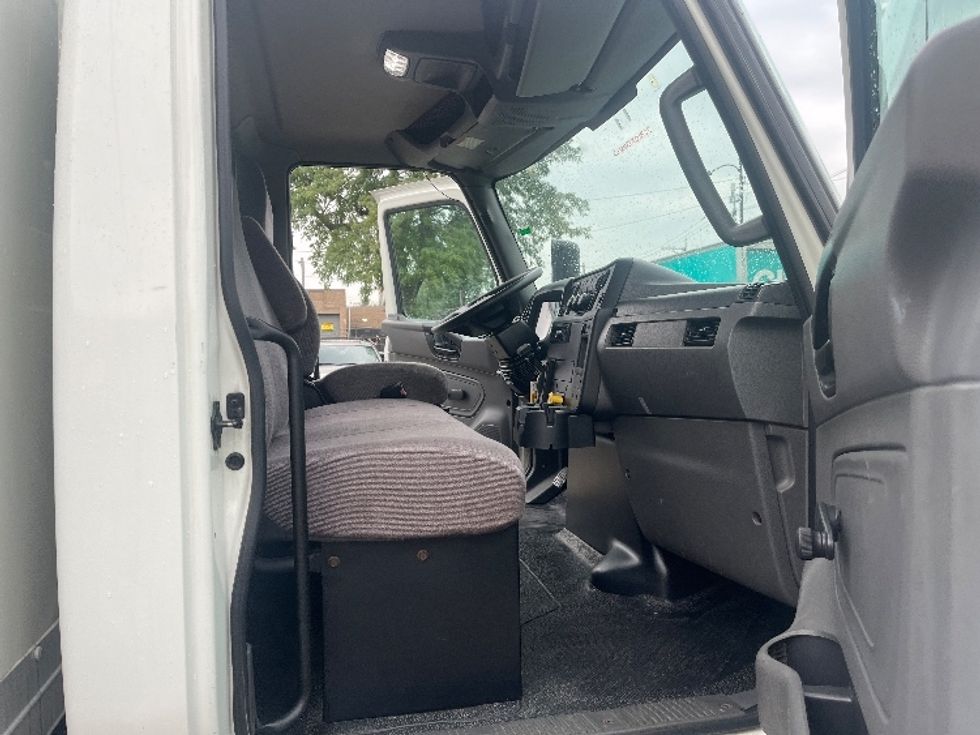 Medium Duty Box Truck-Light and Medium Duty Trucks-International-2019-MV607-La Porte-IN-110,576\n\t\tmiles-$ 57,000 - Image 20