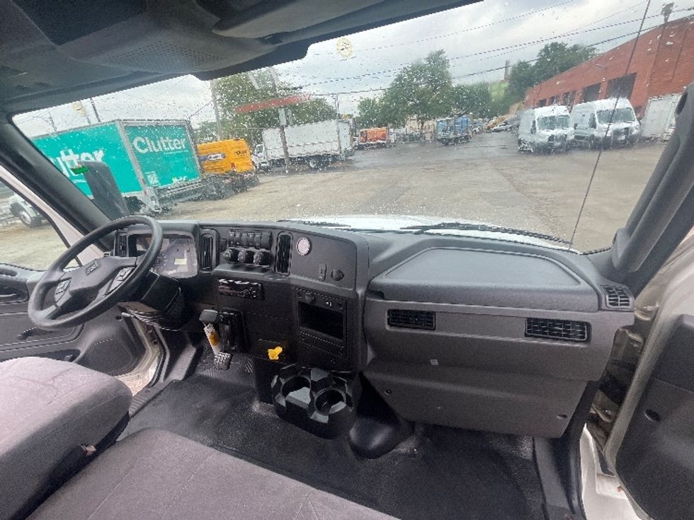 Medium Duty Box Truck-Light and Medium Duty Trucks-International-2019-MV607-La Porte-IN-110,576\n\t\tmiles-$ 57,000 - Image 21