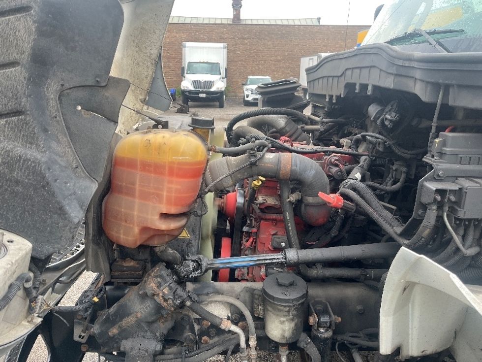 Medium Duty Box Truck-Light and Medium Duty Trucks-International-2019-MV607-La Porte-IN-110,576\n\t\tmiles-$ 57,000 - Image 24