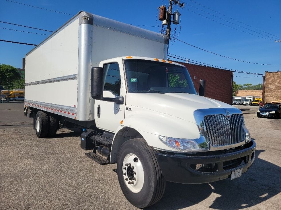 Medium Duty Box Truck-Light and Medium Duty Trucks-International-2019-MV607-La Porte-IN-113,411\n\t\tmiles-$ 51,000 - Image 1