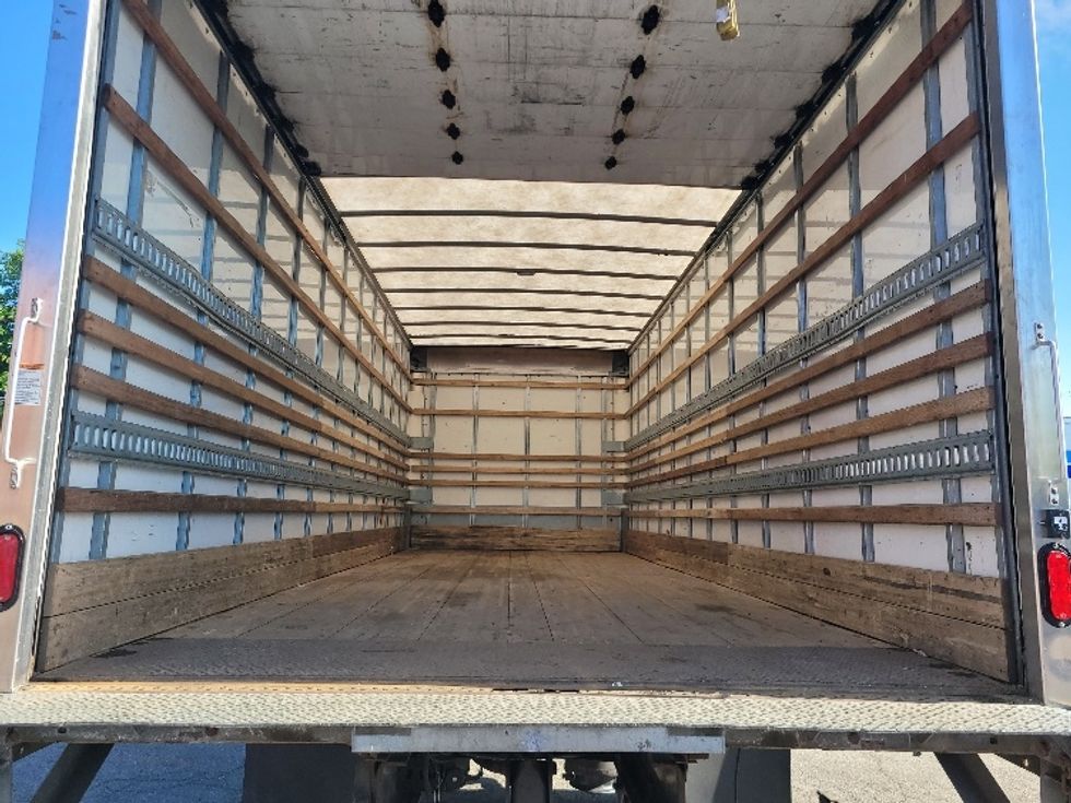 Medium Duty Box Truck-Light and Medium Duty Trucks-International-2019-MV607-La Porte-IN-113,411\n\t\tmiles-$ 51,000 - Image 10