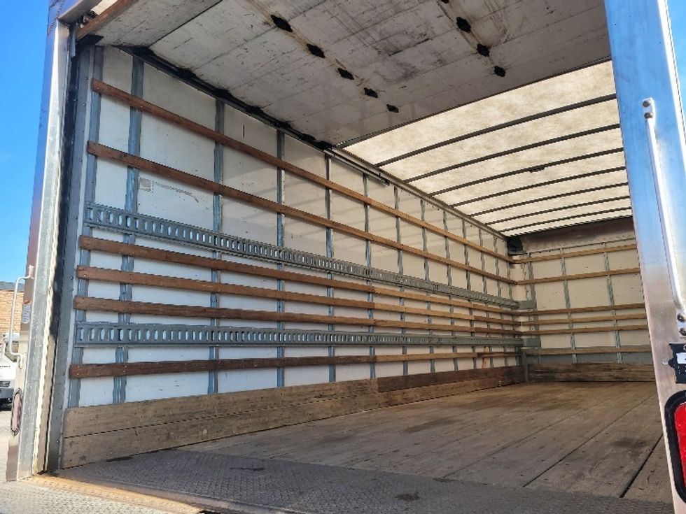 Medium Duty Box Truck-Light and Medium Duty Trucks-International-2019-MV607-La Porte-IN-113,411\n\t\tmiles-$ 51,000 - Image 11