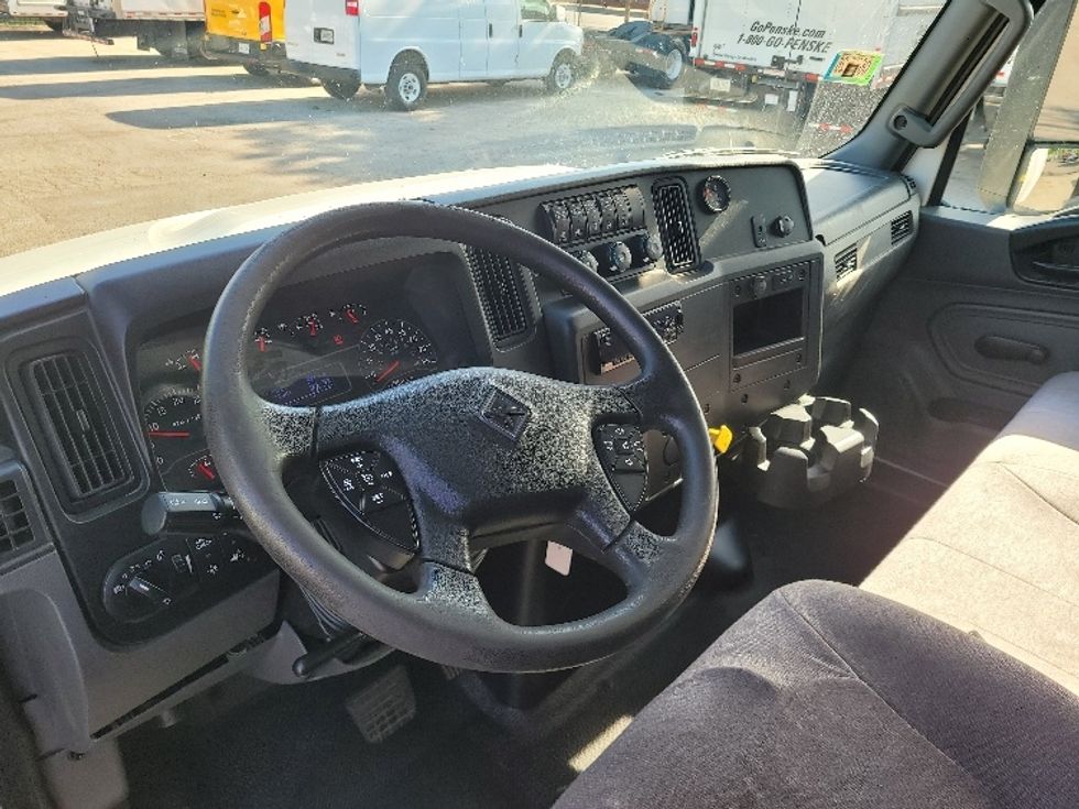 Medium Duty Box Truck-Light and Medium Duty Trucks-International-2019-MV607-La Porte-IN-113,411\n\t\tmiles-$ 51,000 - Image 17