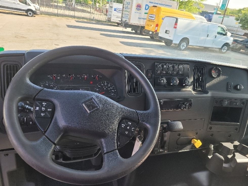 Medium Duty Box Truck-Light and Medium Duty Trucks-International-2019-MV607-La Porte-IN-113,411\n\t\tmiles-$ 51,000 - Image 18