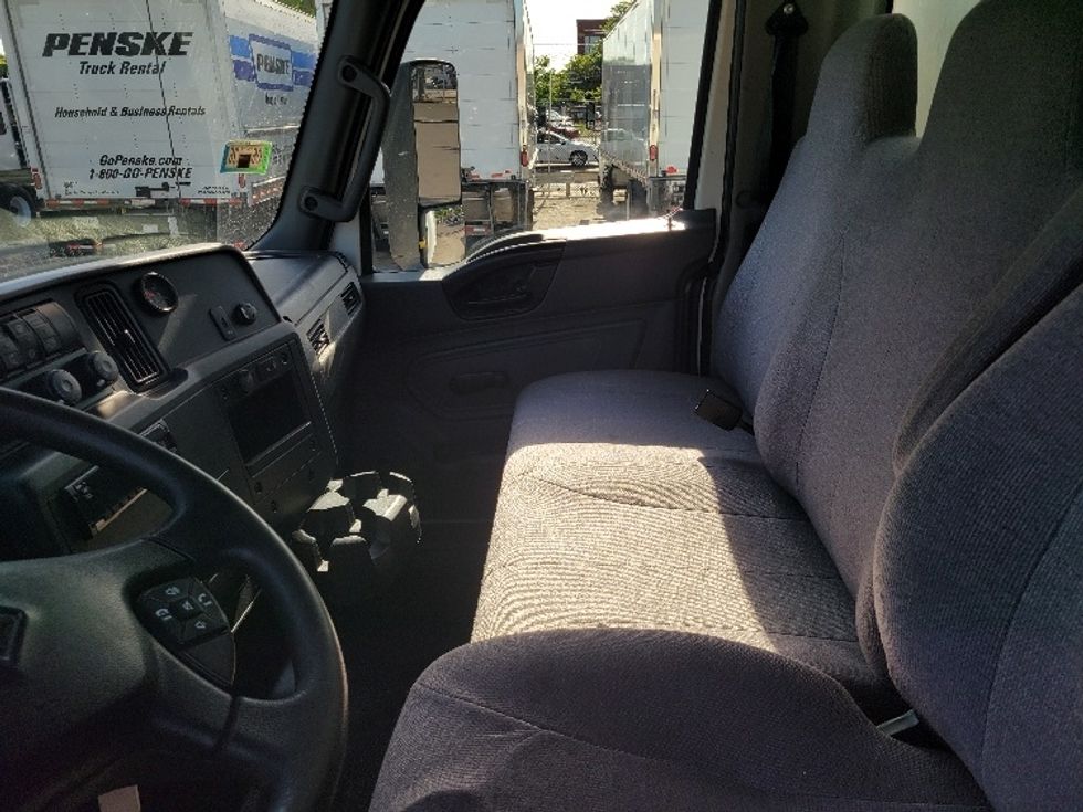 Medium Duty Box Truck-Light and Medium Duty Trucks-International-2019-MV607-La Porte-IN-113,411\n\t\tmiles-$ 51,000 - Image 19