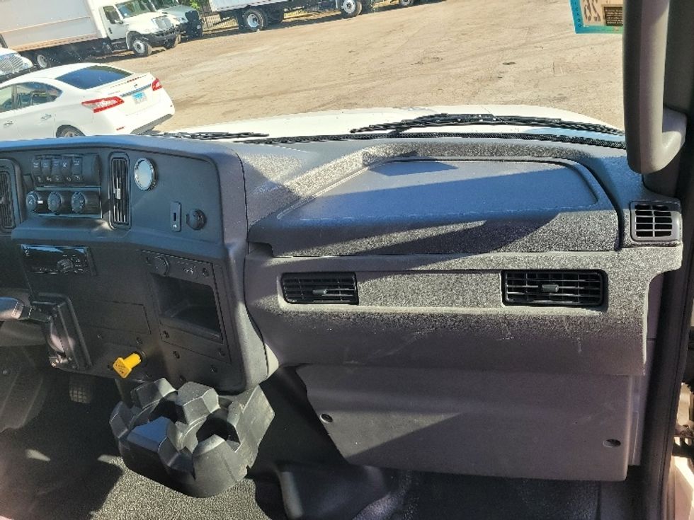 Medium Duty Box Truck-Light and Medium Duty Trucks-International-2019-MV607-La Porte-IN-113,411\n\t\tmiles-$ 51,000 - Image 21