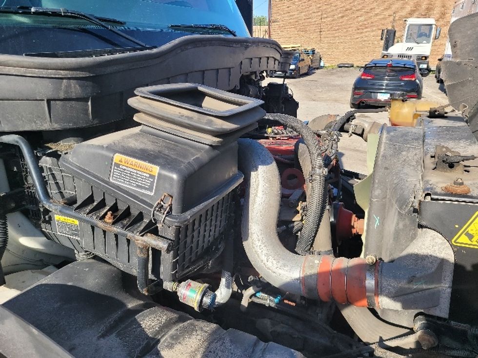 Medium Duty Box Truck-Light and Medium Duty Trucks-International-2019-MV607-La Porte-IN-113,411\n\t\tmiles-$ 51,000 - Image 23