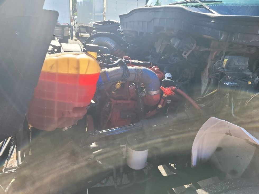 Medium Duty Box Truck-Light and Medium Duty Trucks-International-2019-MV607-La Porte-IN-113,411\n\t\tmiles-$ 51,000 - Image 24