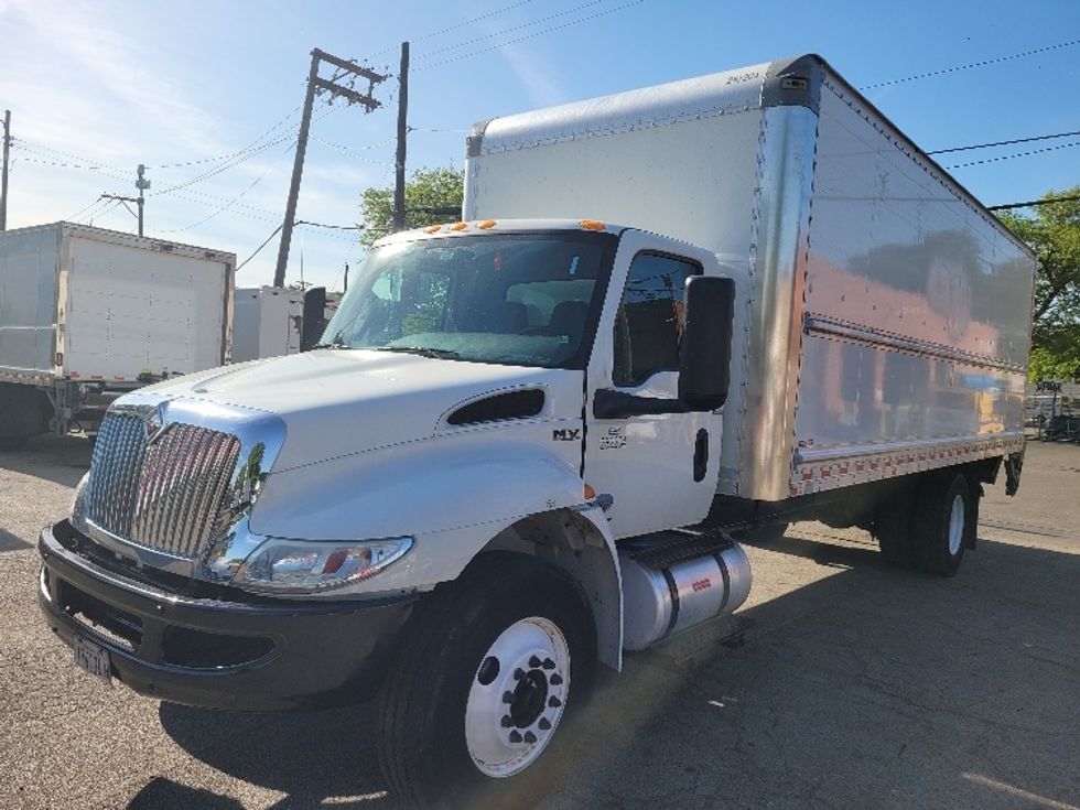 Medium Duty Box Truck-Light and Medium Duty Trucks-International-2019-MV607-La Porte-IN-113,411\n\t\tmiles-$ 51,000 - Image 3
