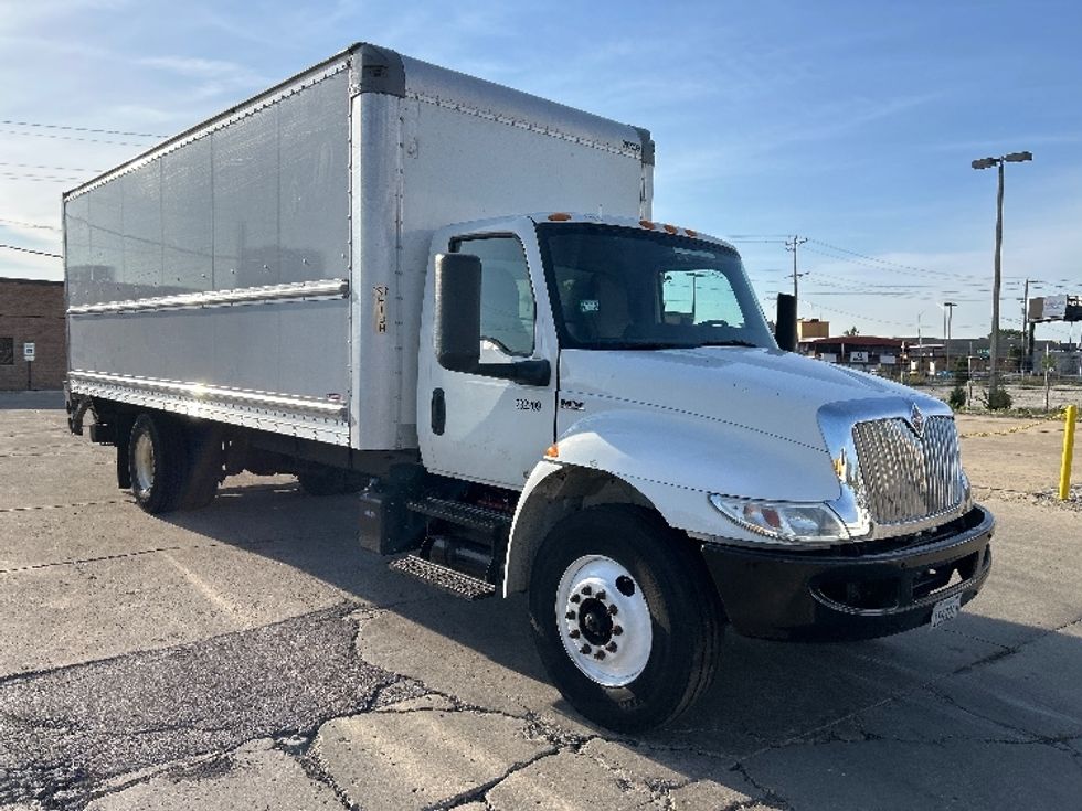 Medium Duty Box Truck-Light and Medium Duty Trucks-International-2019-MV607-La Porte-IN-122,735\n\t\tmiles-$ 51,750 - Image 1