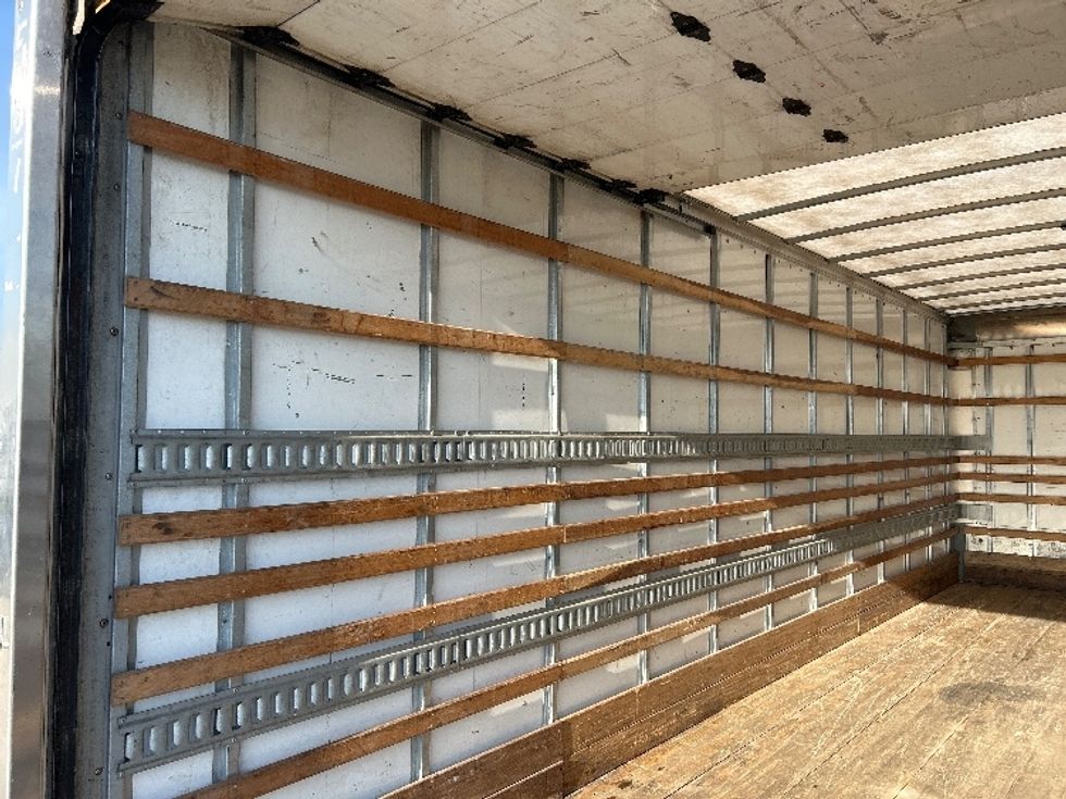 Medium Duty Box Truck-Light and Medium Duty Trucks-International-2019-MV607-La Porte-IN-122,735\n\t\tmiles-$ 51,750 - Image 11