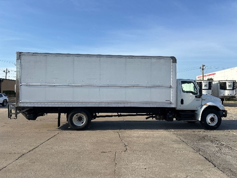 Medium Duty Box Truck-Light and Medium Duty Trucks-International-2019-MV607-La Porte-IN-122,735\n\t\tmiles-$ 51,750 - Image 15
