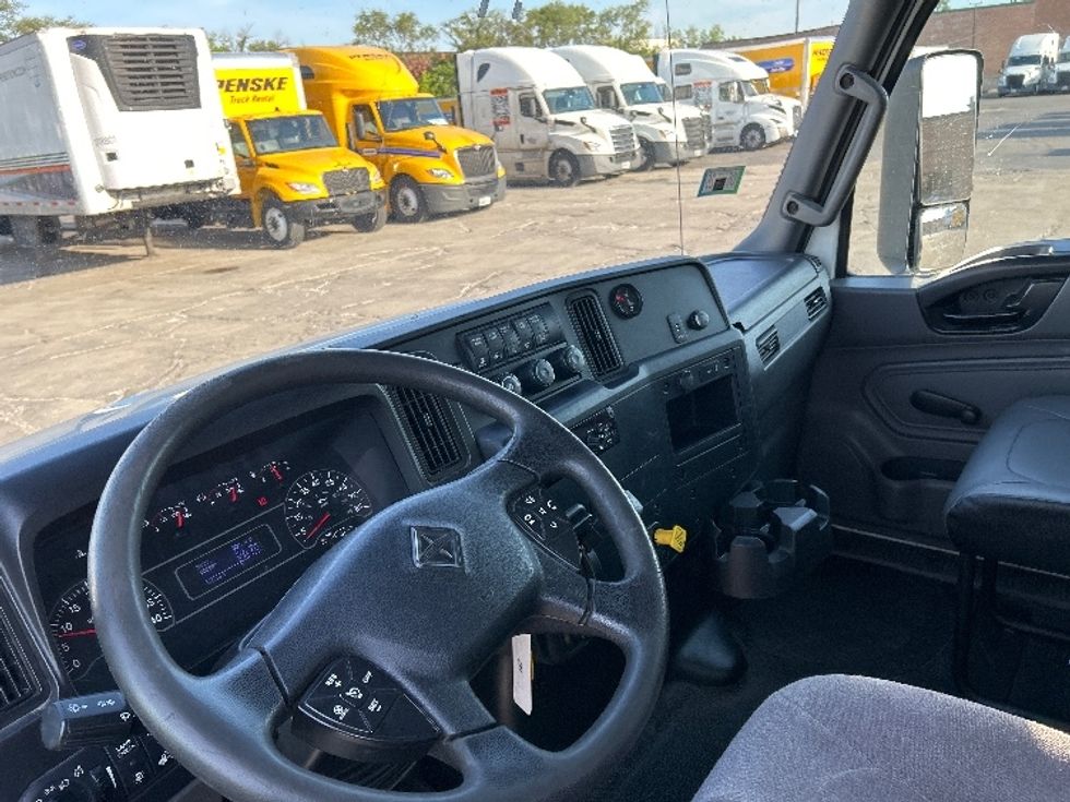 Medium Duty Box Truck-Light and Medium Duty Trucks-International-2019-MV607-La Porte-IN-122,735\n\t\tmiles-$ 51,750 - Image 17