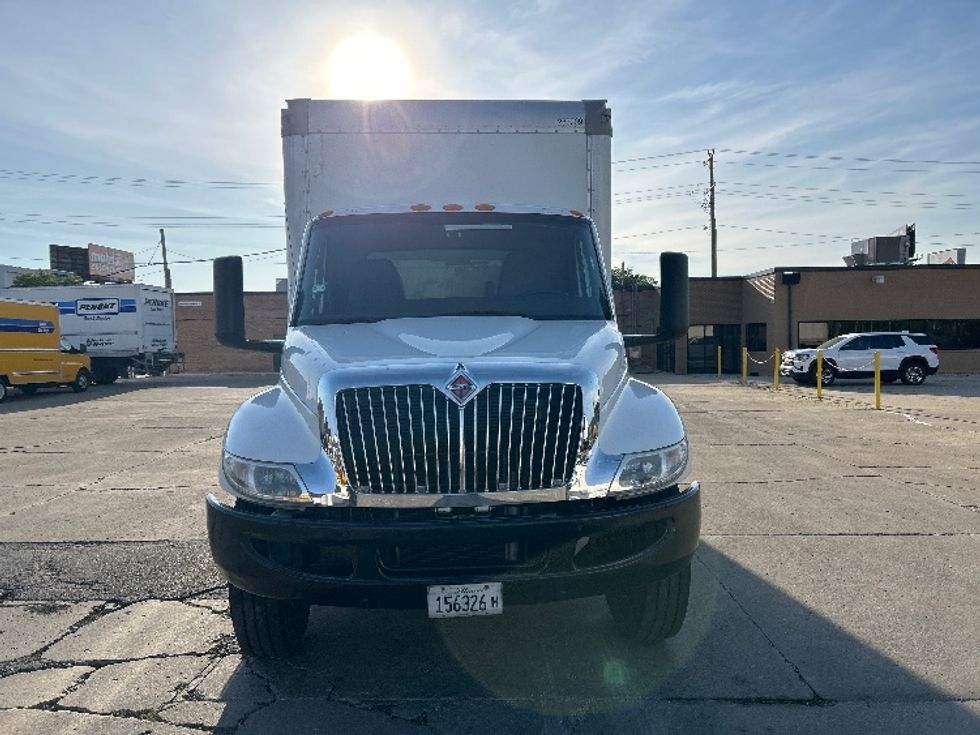 Medium Duty Box Truck-Light and Medium Duty Trucks-International-2019-MV607-La Porte-IN-122,735\n\t\tmiles-$ 51,750 - Image 2