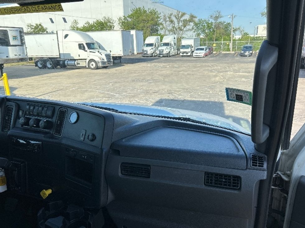 Medium Duty Box Truck-Light and Medium Duty Trucks-International-2019-MV607-La Porte-IN-122,735\n\t\tmiles-$ 51,750 - Image 21