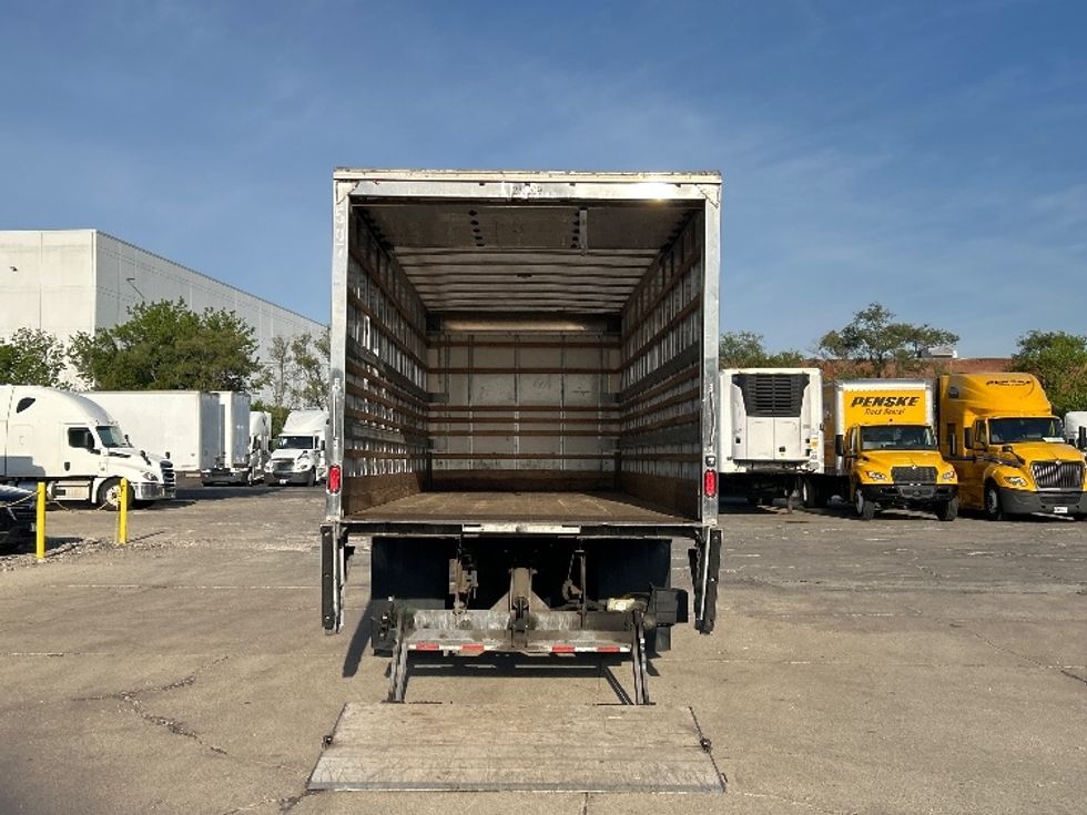 Medium Duty Box Truck-Light and Medium Duty Trucks-International-2019-MV607-La Porte-IN-122,735\n\t\tmiles-$ 51,750 - Image 9