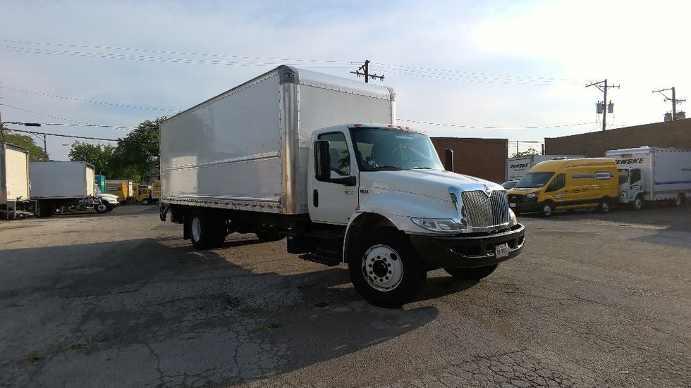 Medium Duty Box Truck-Light and Medium Duty Trucks-International-2019-MV607-La Porte-IN-185,340\n\t\tmiles-$ 48,250 - Image 1