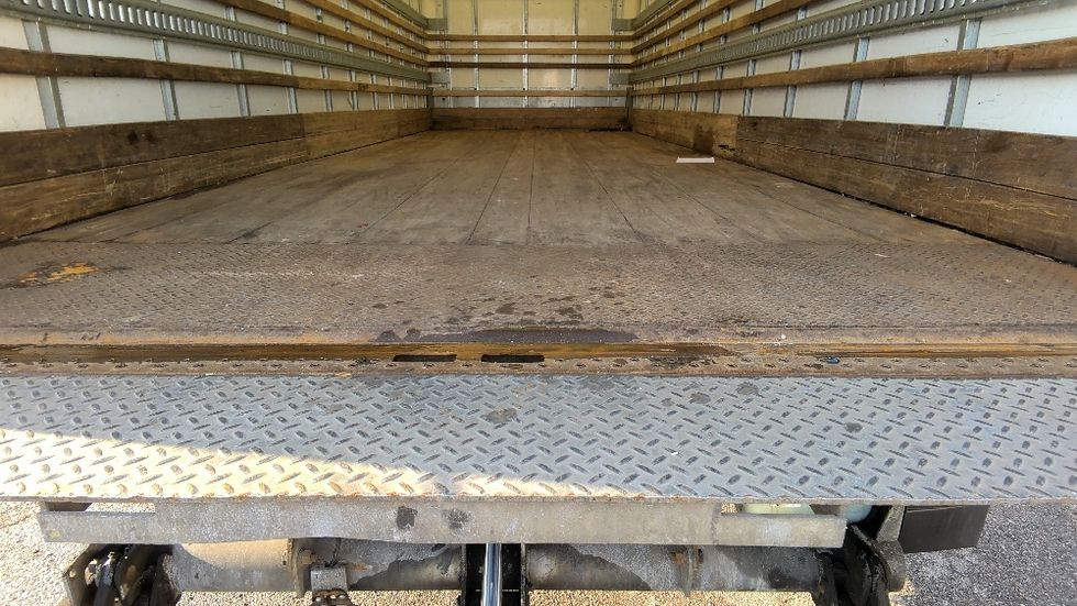 Medium Duty Box Truck-Light and Medium Duty Trucks-International-2019-MV607-La Porte-IN-185,340\n\t\tmiles-$ 48,250 - Image 10