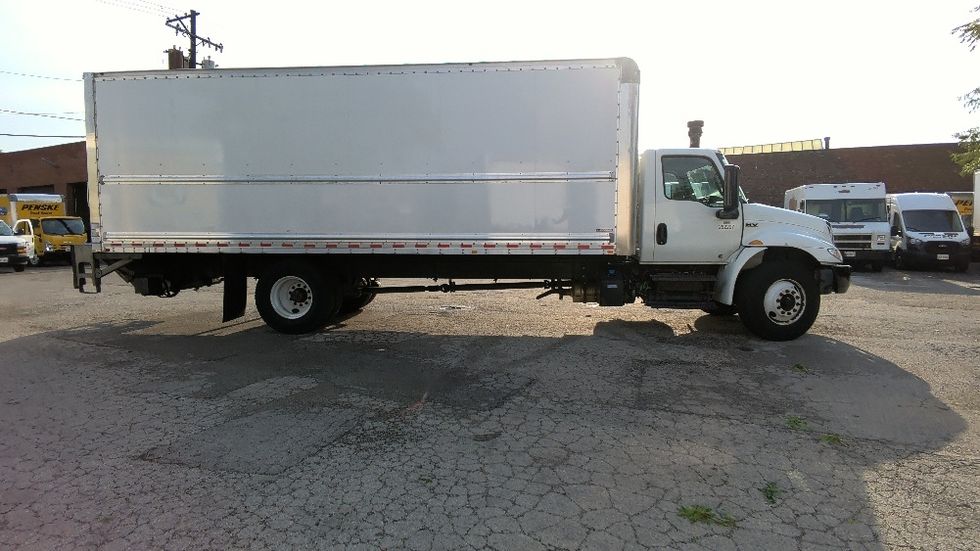 Medium Duty Box Truck-Light and Medium Duty Trucks-International-2019-MV607-La Porte-IN-185,340\n\t\tmiles-$ 48,250 - Image 15