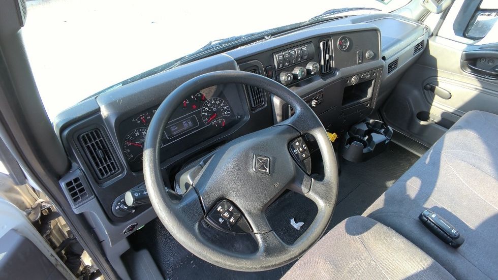 Medium Duty Box Truck-Light and Medium Duty Trucks-International-2019-MV607-La Porte-IN-185,340\n\t\tmiles-$ 48,250 - Image 17