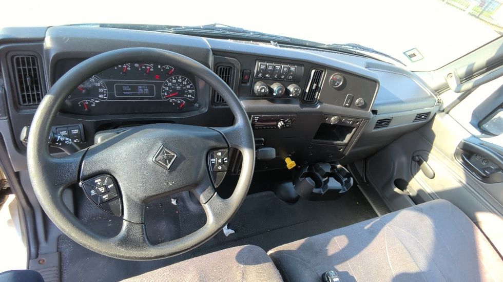 Medium Duty Box Truck-Light and Medium Duty Trucks-International-2019-MV607-La Porte-IN-185,340\n\t\tmiles-$ 48,250 - Image 18