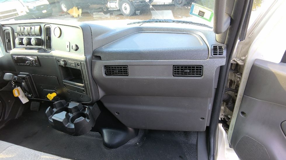 Medium Duty Box Truck-Light and Medium Duty Trucks-International-2019-MV607-La Porte-IN-185,340\n\t\tmiles-$ 48,250 - Image 21