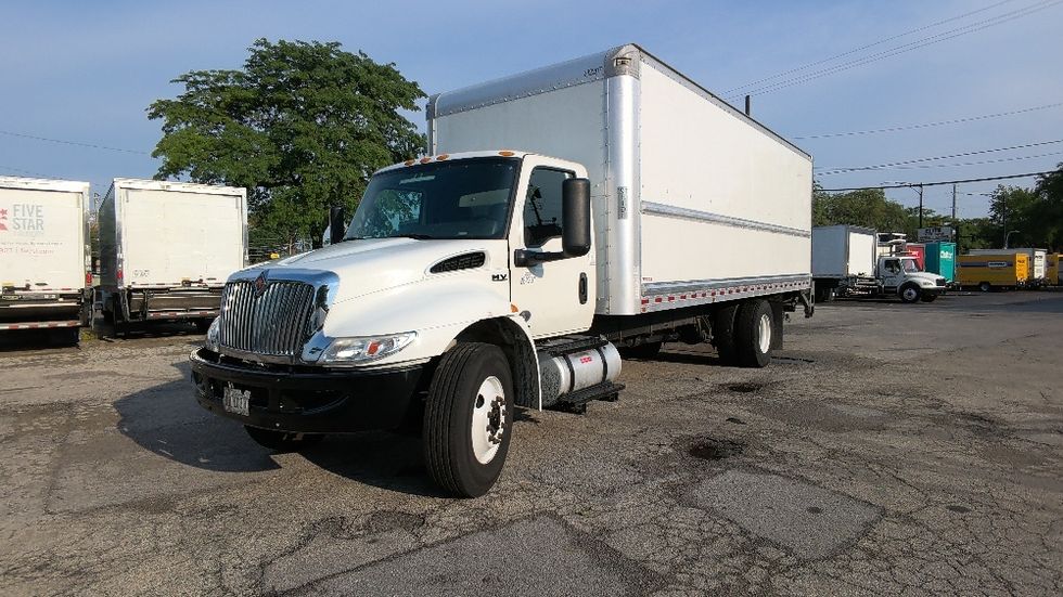 Medium Duty Box Truck-Light and Medium Duty Trucks-International-2019-MV607-La Porte-IN-185,340\n\t\tmiles-$ 48,250 - Image 3