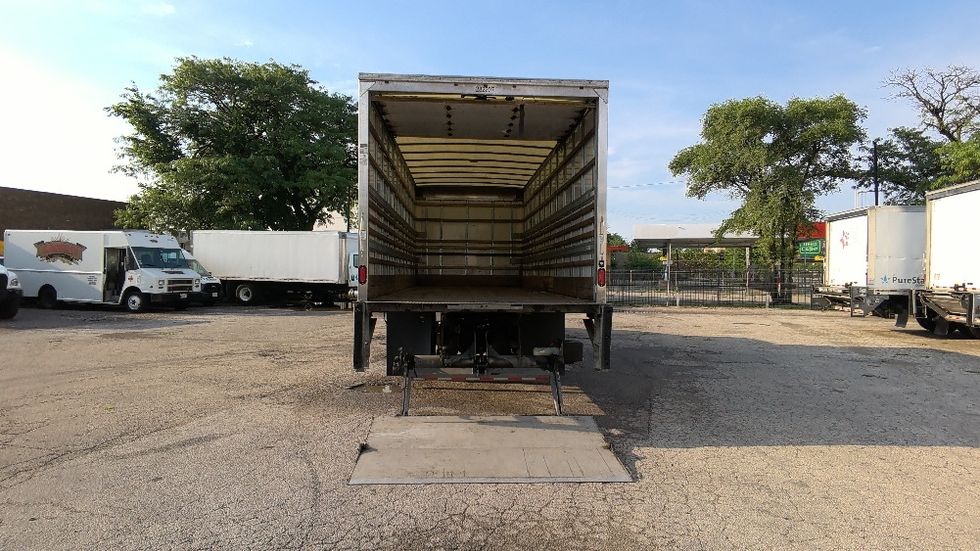 Medium Duty Box Truck-Light and Medium Duty Trucks-International-2019-MV607-La Porte-IN-185,340\n\t\tmiles-$ 48,250 - Image 9