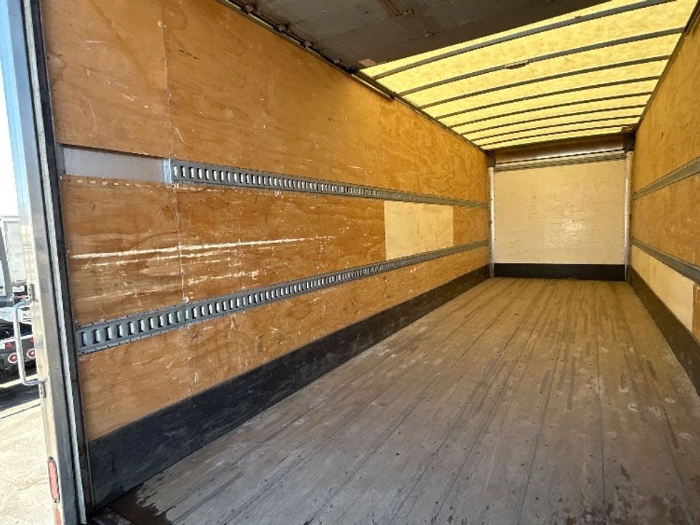 Medium Duty Box Truck-Light and Medium Duty Trucks-International-2019-MV607-Lansing-MI-127,727\n\t\tmiles-$ 51,250 - Image 11