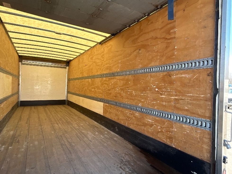 Medium Duty Box Truck-Light and Medium Duty Trucks-International-2019-MV607-Lansing-MI-127,727\n\t\tmiles-$ 51,250 - Image 12