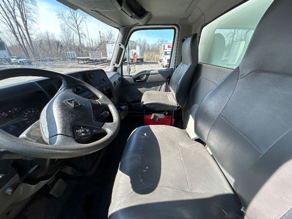 Medium Duty Box Truck-Light and Medium Duty Trucks-International-2019-MV607-Lansing-MI-127,727\n\t\tmiles-$ 51,250 - Image 19