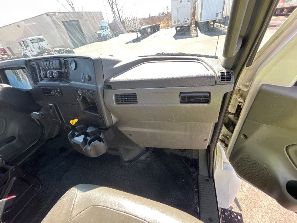 Medium Duty Box Truck-Light and Medium Duty Trucks-International-2019-MV607-Lansing-MI-127,727\n\t\tmiles-$ 51,250 - Image 21